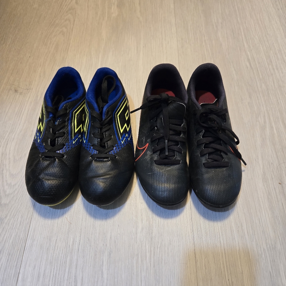 Kids Black and Blue And Red And Black Soccer Shoes Size 1 Y